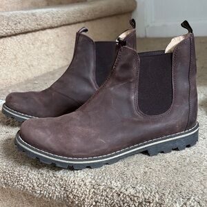 Boden Chelsea Boots for youth(11)or women’s size 7